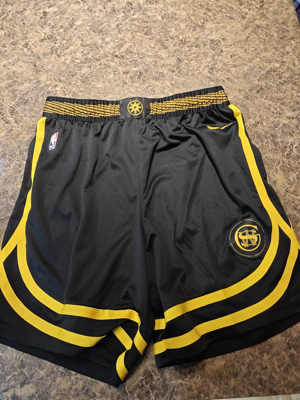 Men's Black & Yellow Athletic Basketball Shorts